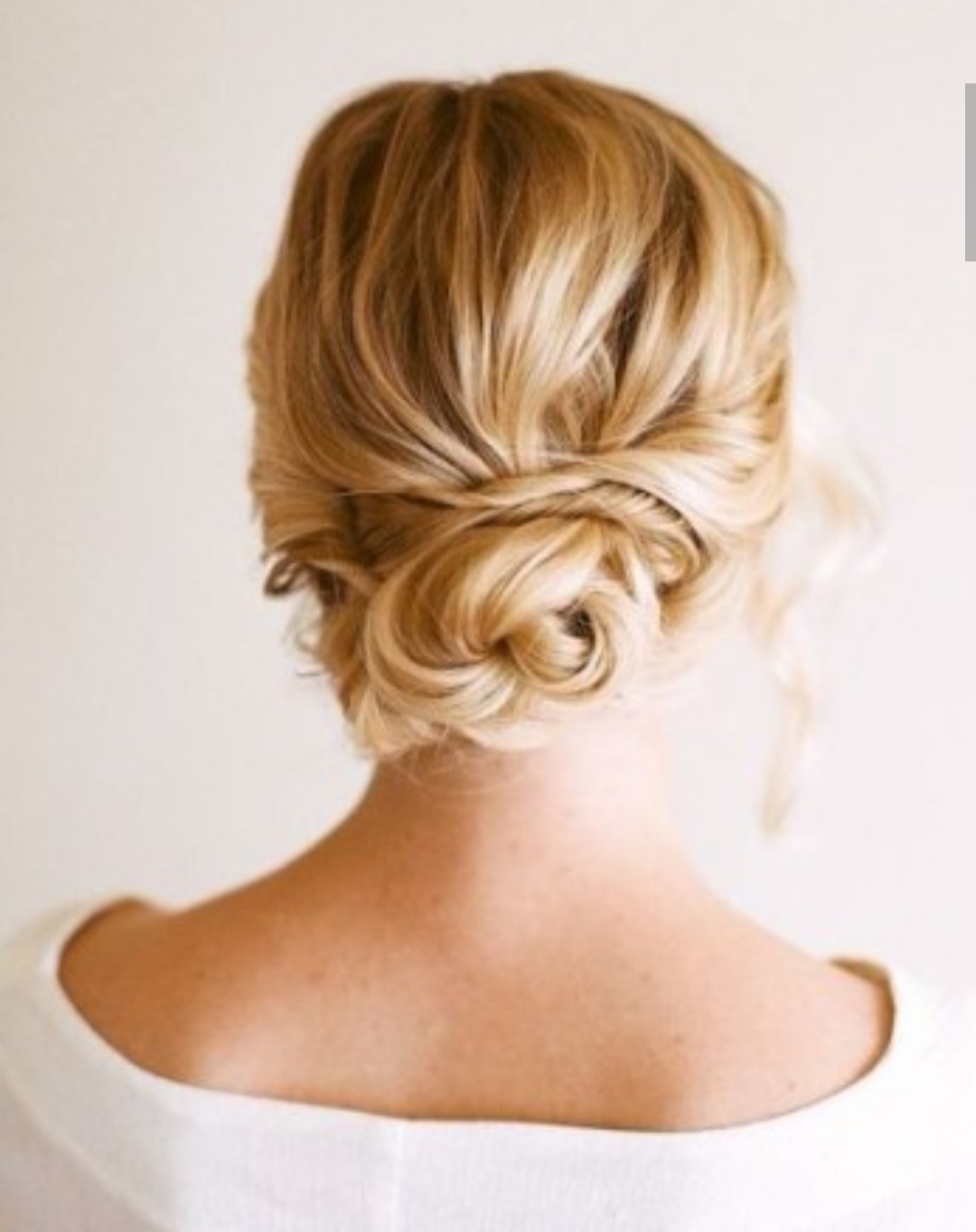 The Most Simple Hairstyle: Easy Bun Hairstyles images 1