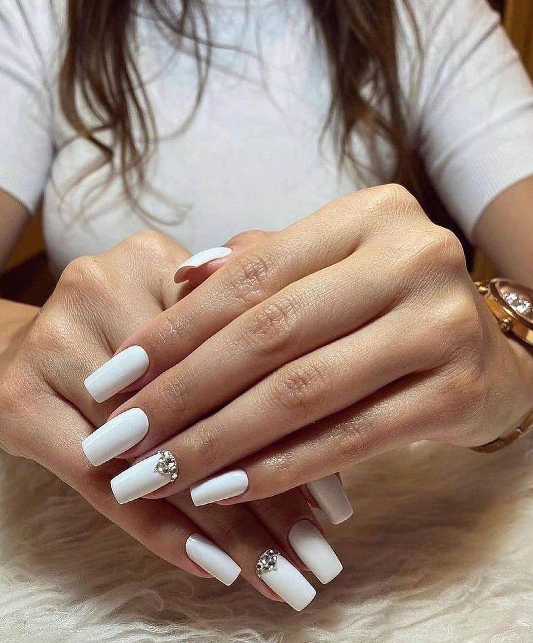 35 Cute Summer Nails To Rock For Women In 2021 images 19