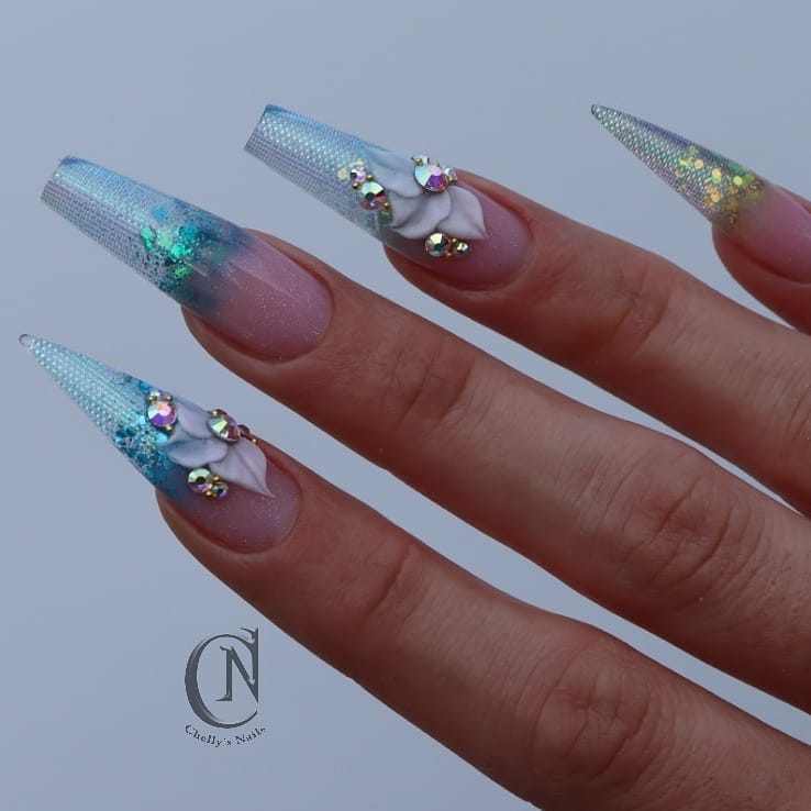 35 Cute Summer Nails To Rock For Women In 2021 images 23