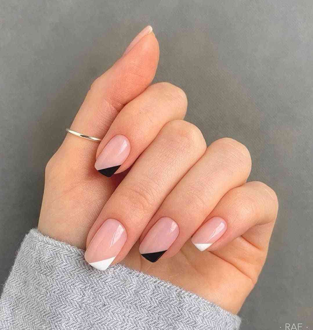 50+ Beautiful Summer Nail Designs For Women In 2021 images 17