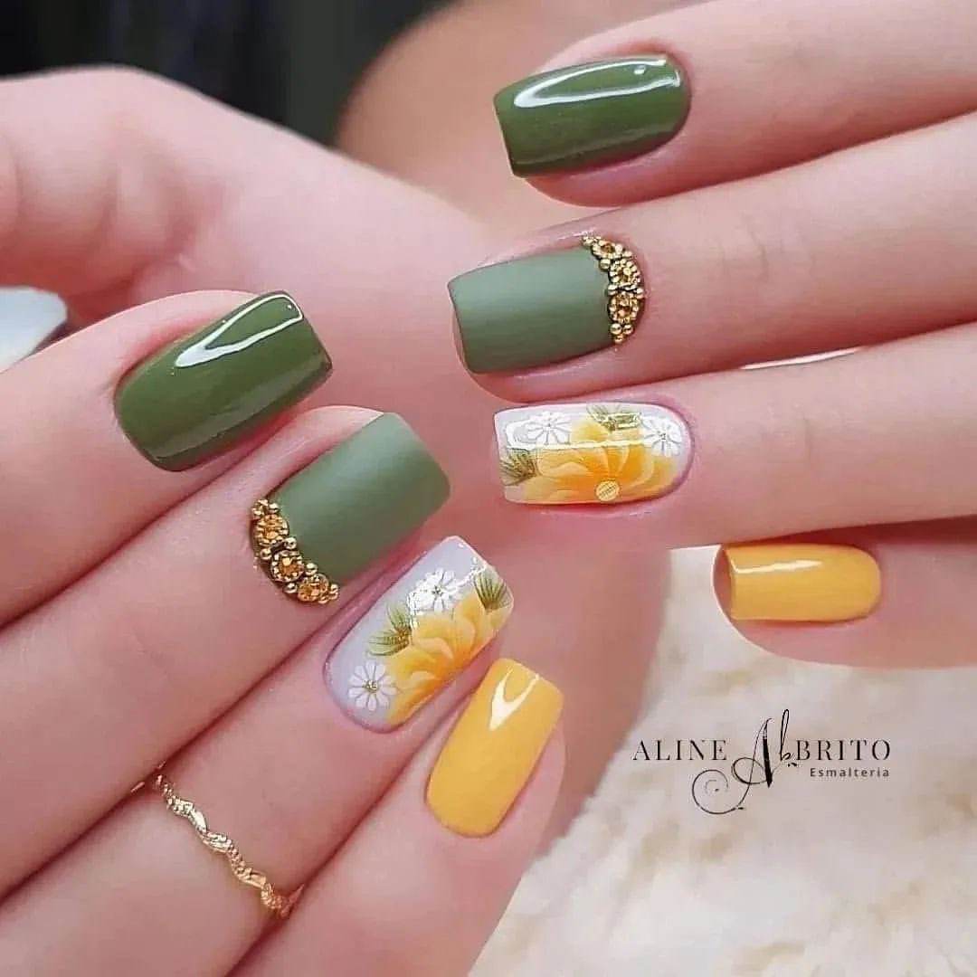 100+ Prettiest Fall Nail Designs And Ideas To Try In 2022 images 1