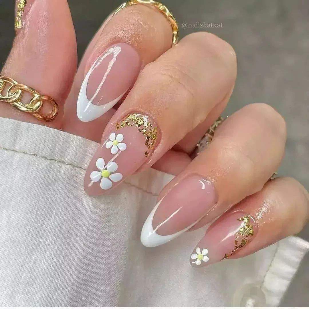 100+ Prettiest Fall Nail Designs And Ideas To Try In 2022 images 8