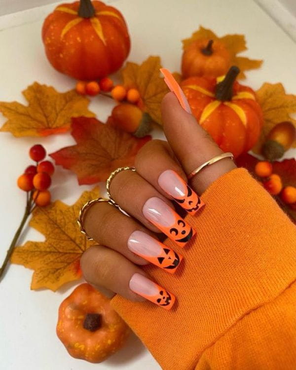 70+ Cool Halloween Nail Ideas Of 2022 images 34