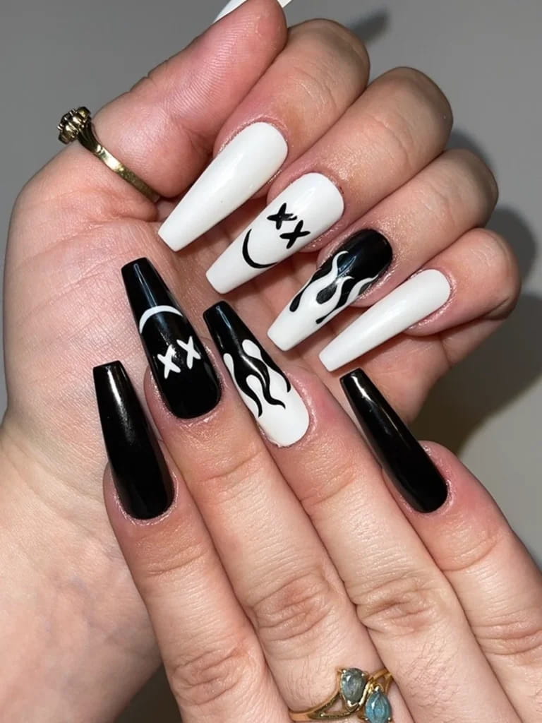 70+ Cool Halloween Nail Ideas Of 2022 images 41