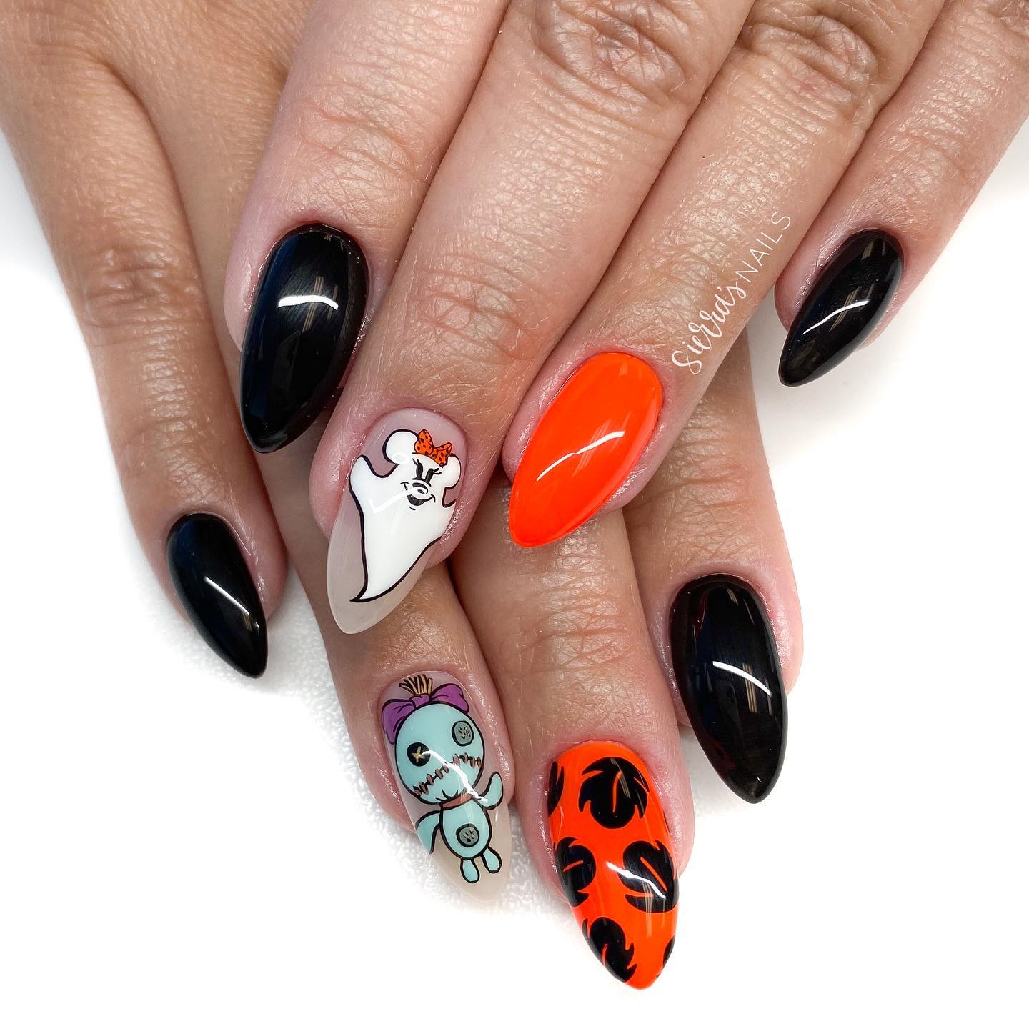 70+ Cool Halloween Nail Ideas Of 2022 images 52