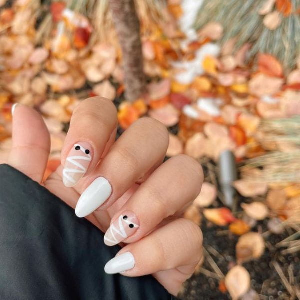 70+ Cool Halloween Nail Ideas Of 2022 images 56