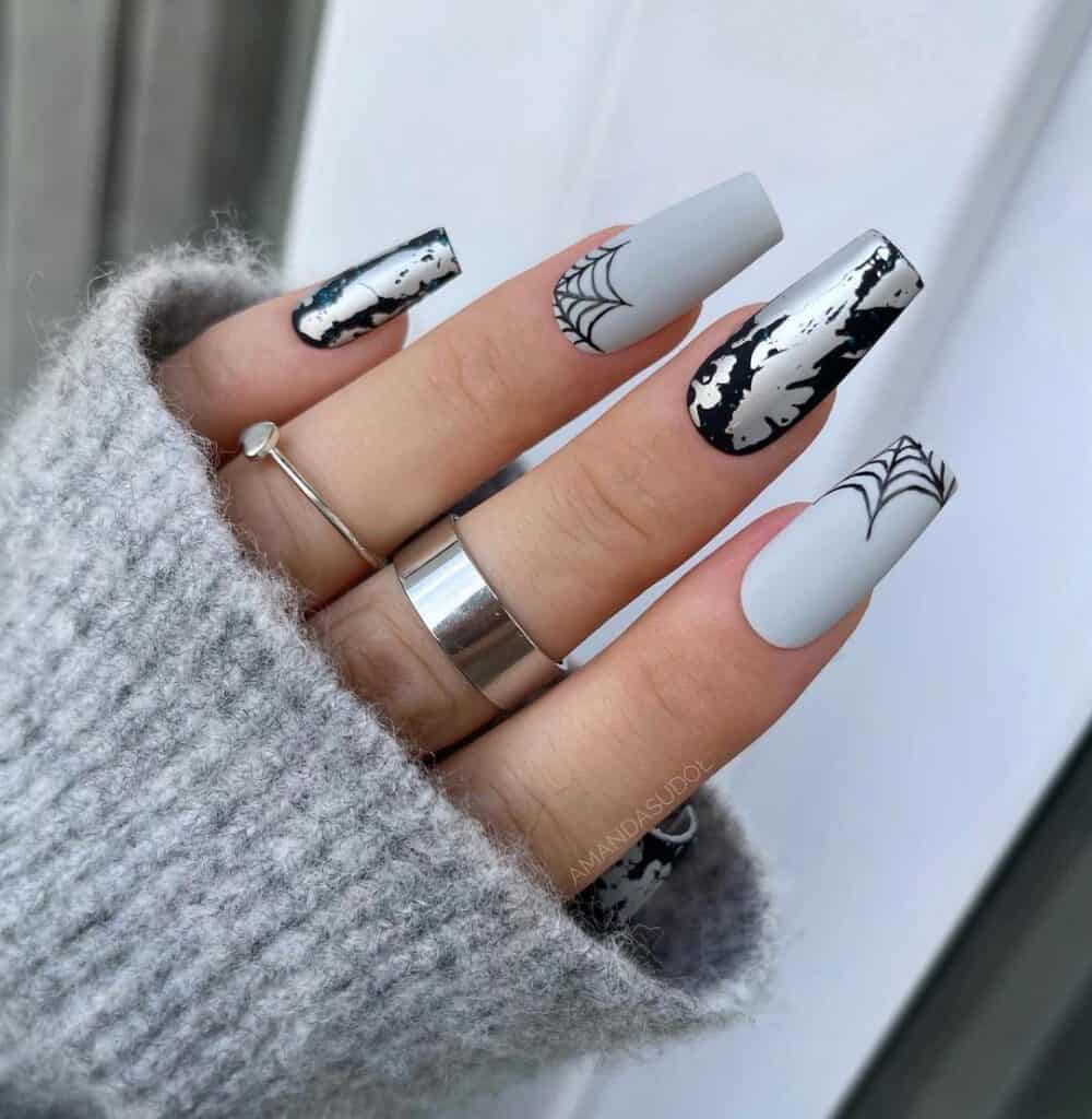 70+ Cool Halloween Nail Ideas Of 2022 images 69