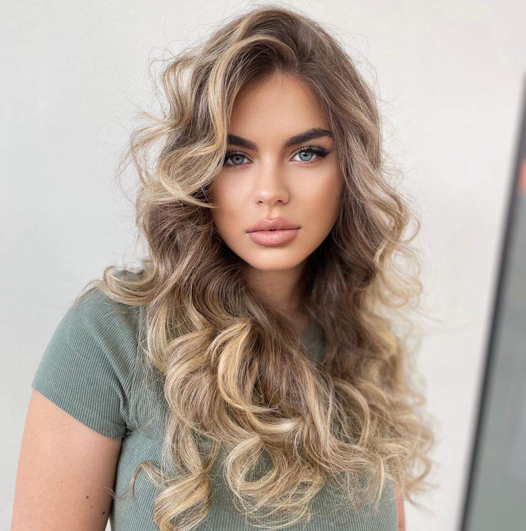 40+ Awesome Hairstyles For Girls With Long Hair images 19