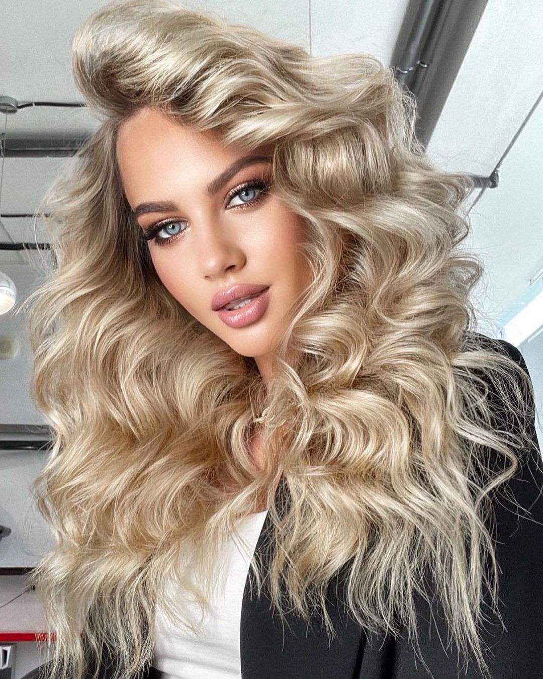 40+ Awesome Hairstyles For Girls With Long Hair images 32