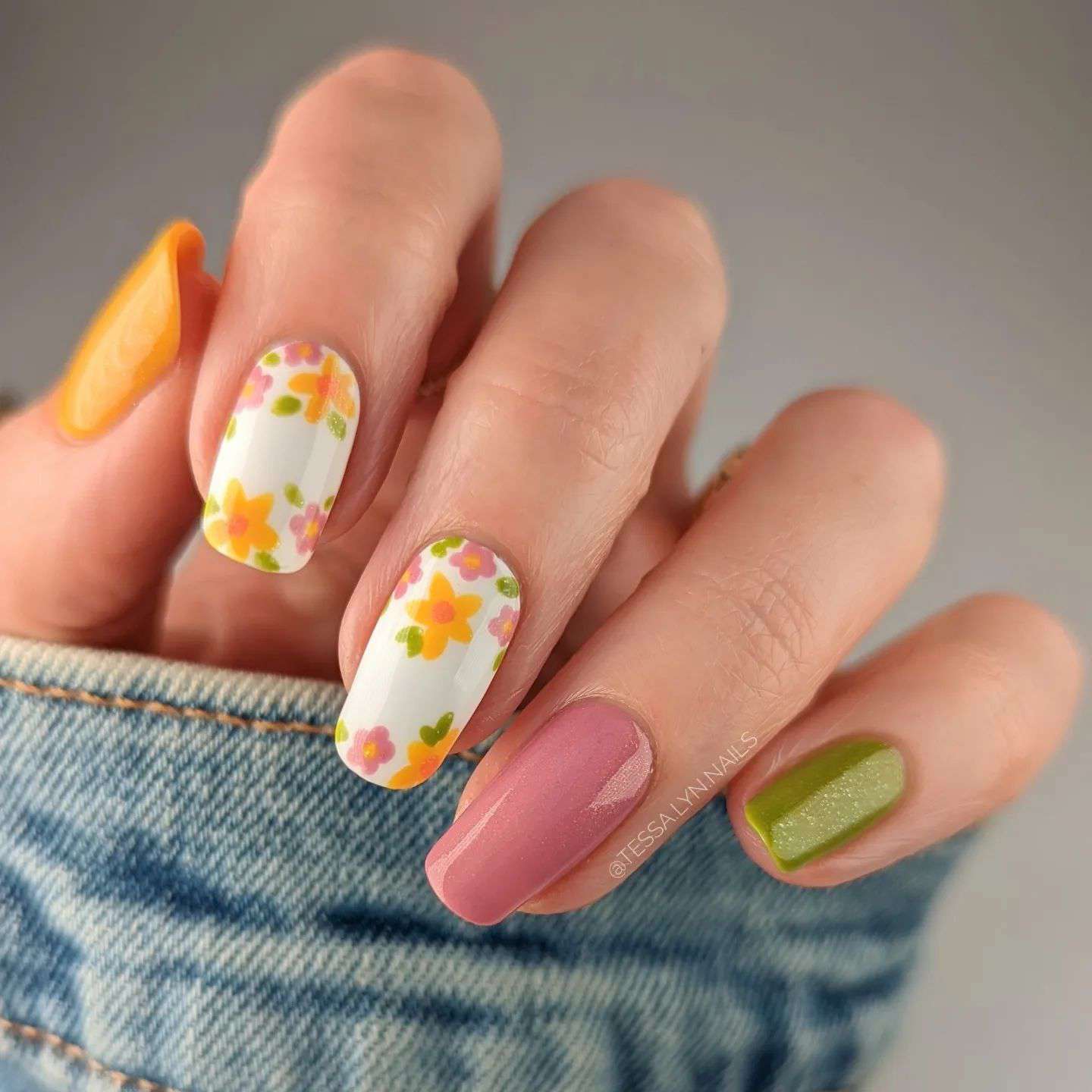 100+ Must Try Fall Nail Art Designs And Nail Ideas images 75