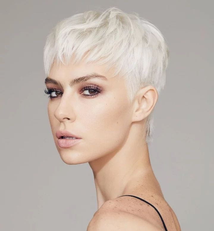 Hottest Short Haircuts For Women images 102