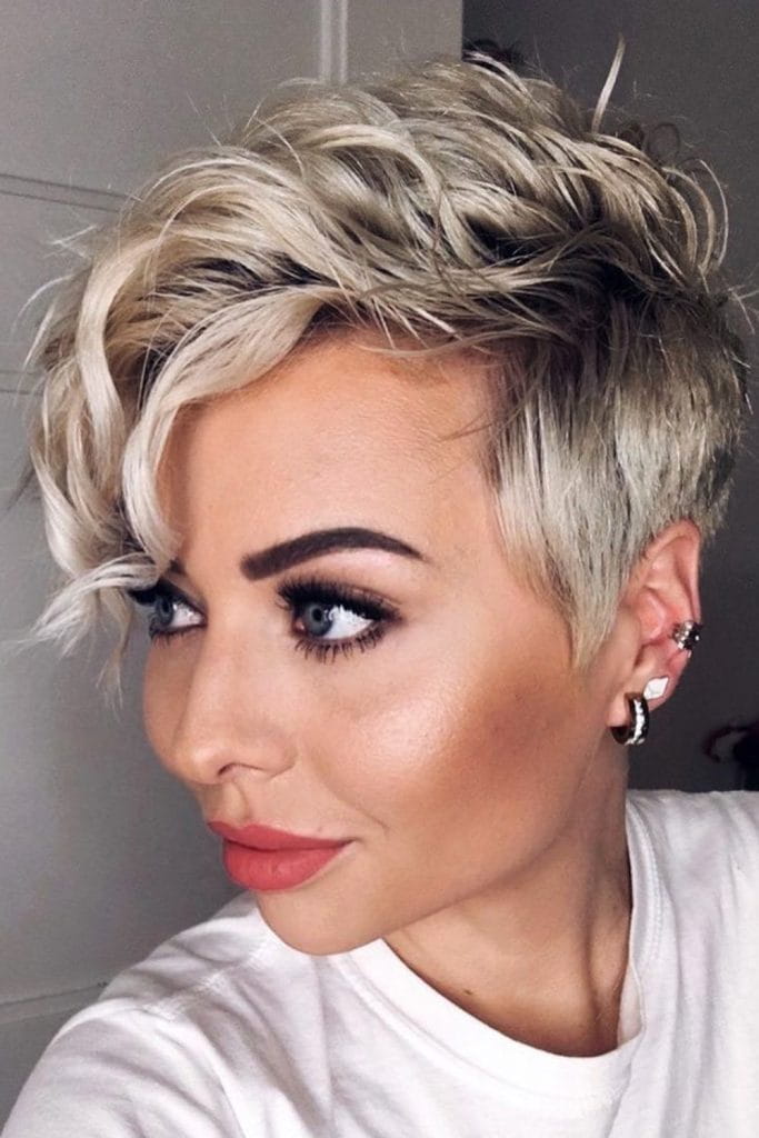 100+ Best Short Hairstyles & Haircuts For Women images 28