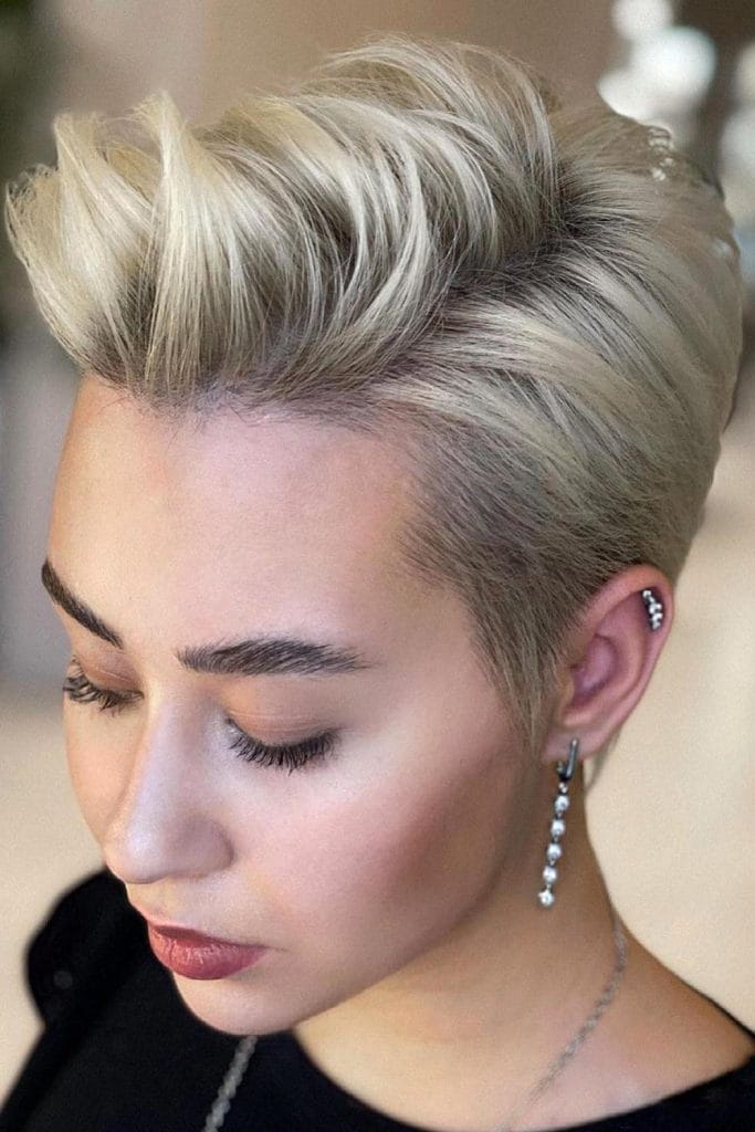 100+ Best Short Hairstyles & Haircuts For Women images 43