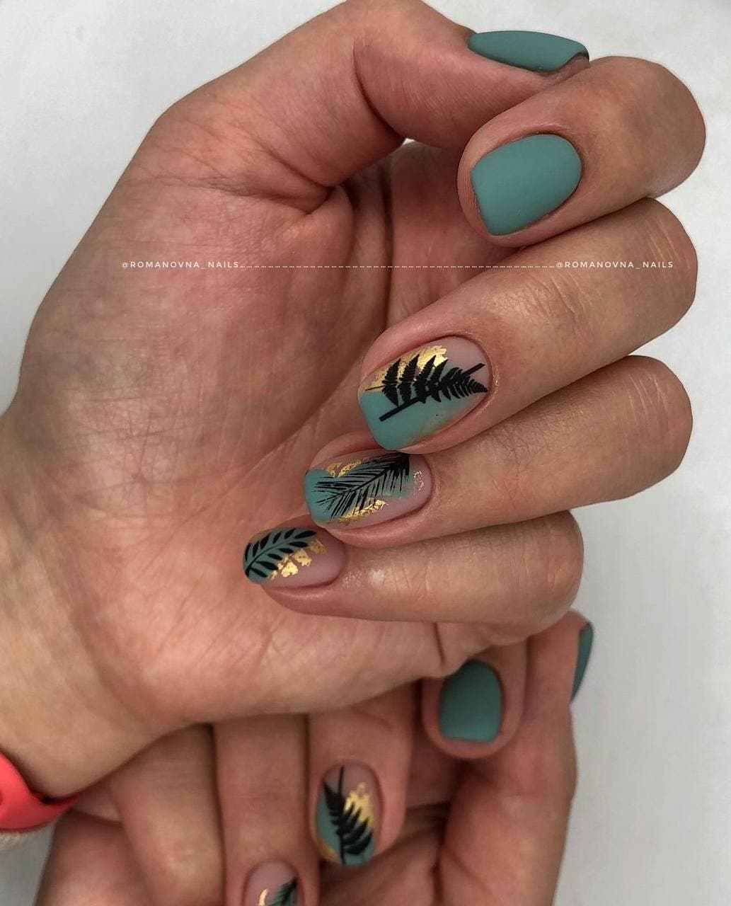 20 Cute Fall Nail Designs To Try In 2021 images 5