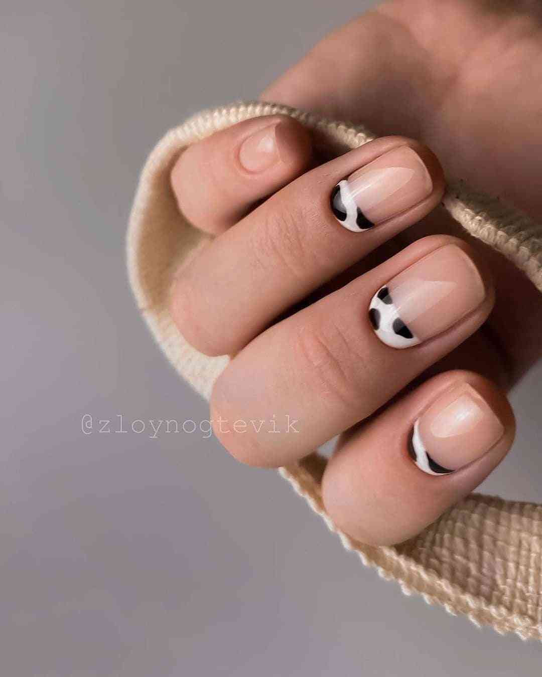 20 Cute Fall Nail Designs To Try In 2021 images 9